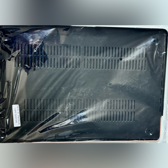 Light Gold Silk MacBook Case from ChicGeeks - Picture 2 of 3